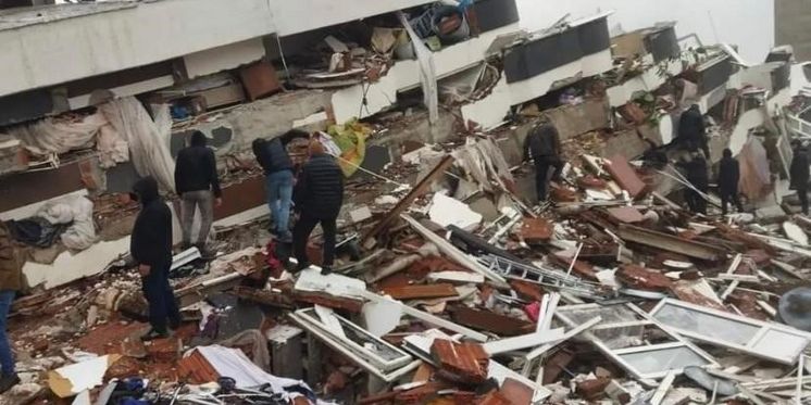 Schwere Zerstörungen durch das Erdbeben