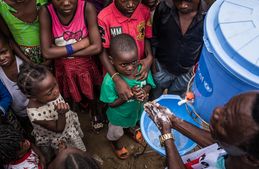 Hygieneerziehung und Ebolaprävention unter Schulkindern im Kongo